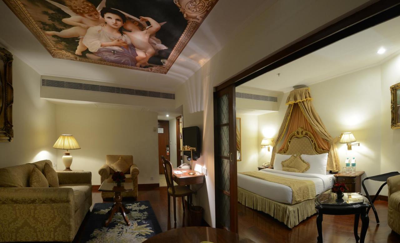 hotel the royal plaza delhi contact number